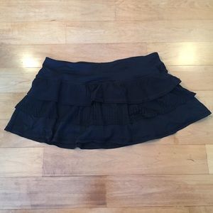 Lululemon Back on Track black skirt